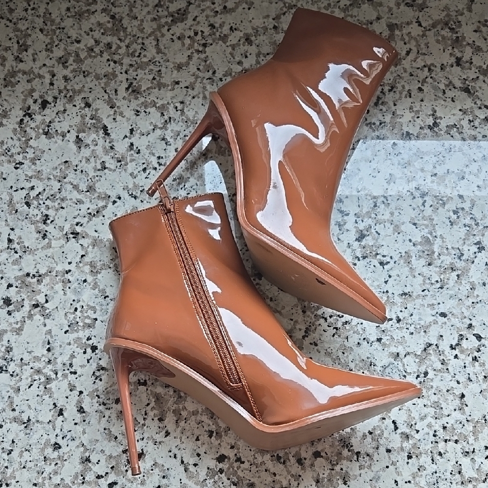 Steve Madden Valley Cognac Caramel Faux Patent Leather Zip Ankle Boots Size 10 - Picture 6 of 13